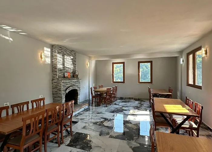 Kukaj 招待所 瓦勒博内